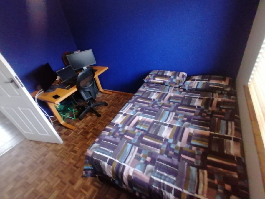 3 Bedroom Property for Sale in Peerless Park Western Cape